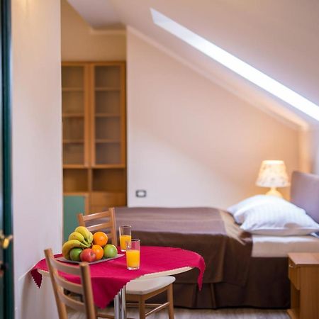 Duskova Apartments Прага Экстерьер фото